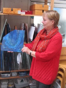 Renate with stained glass (1)
